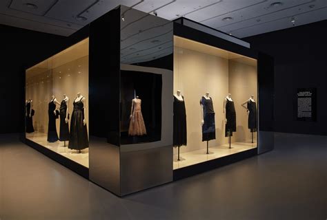 chanel exhibition v&a review|gabrielle chanel v&a book.